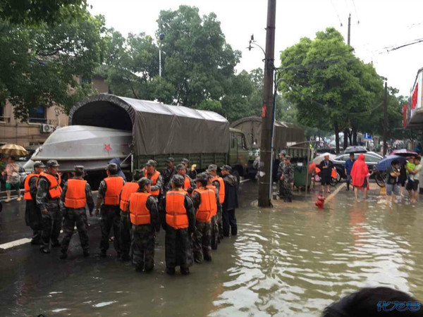常州发布暴雨橙色预警 光明党宣屏实时播发防汛信息