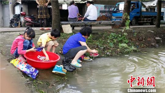 民间救援力量大集结成浙江“灿鸿”救灾亮丽风景