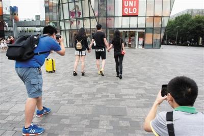 律师：试衣间是否公共空间存在争议 不适宜重罚