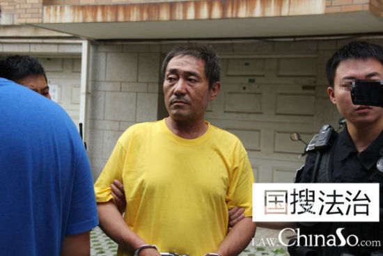 2015年7月25日10时,大连枪击案嫌犯阎永明指认现场(国搜法治独家图片 请勿转载)