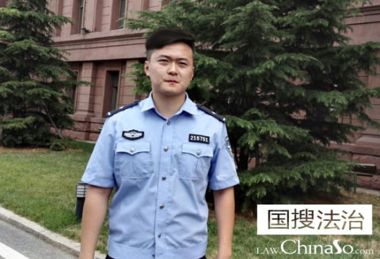 第一个发现嫌疑人的民警顾洋(国搜法治独家新闻图片 请勿转载)