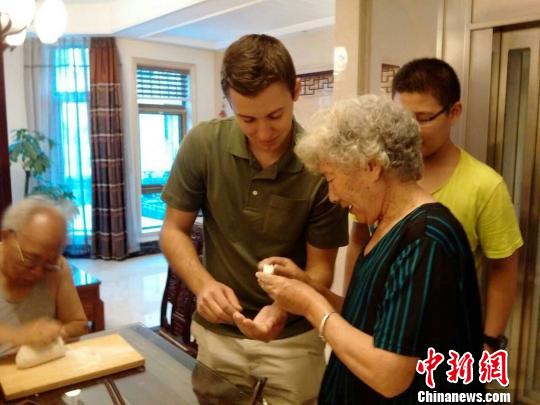 美国外教走进中国家庭:难忘的石家庄一夜