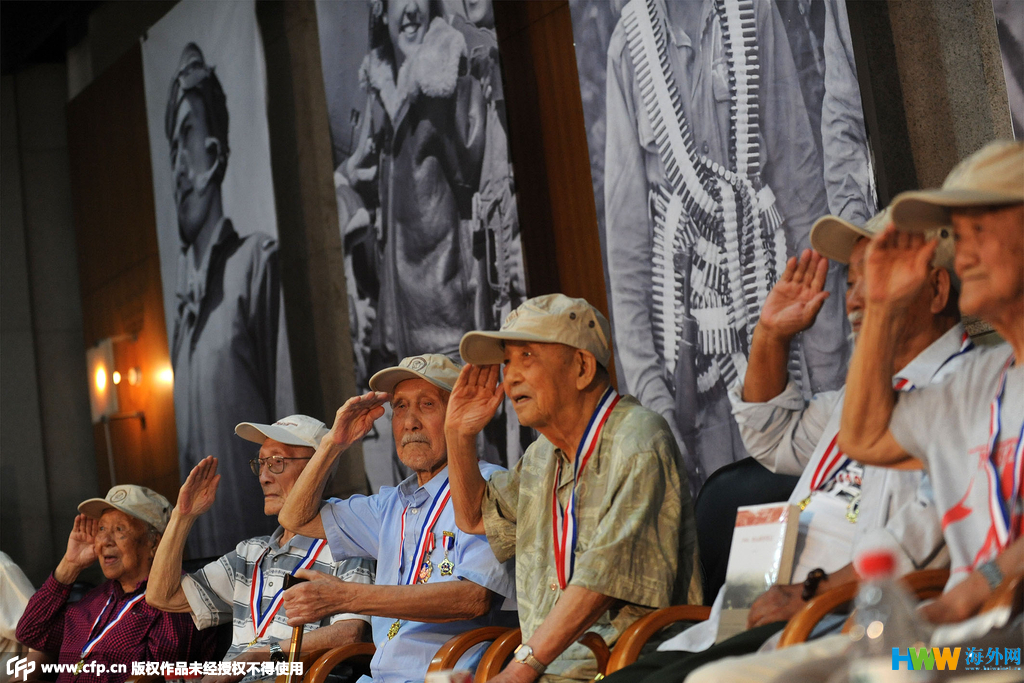10位老兵参加抗战老兵肖像影展 到场最大111岁