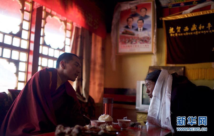 （图文互动&middot;XHDW）（16）西藏活佛的一天