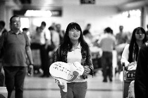 北大首提精神支持贫困生 校长追着新生要合影