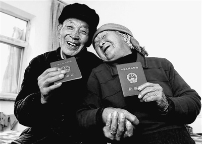 80%丧偶老人有再婚愿望:易受子女干涉财产纠纷多