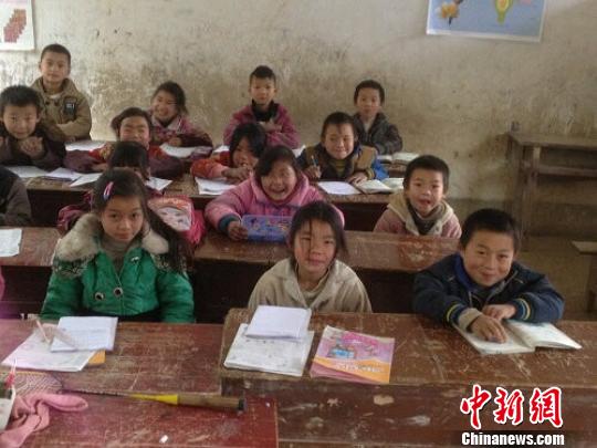 代课老师深山执教30余年从未庆祝教师节