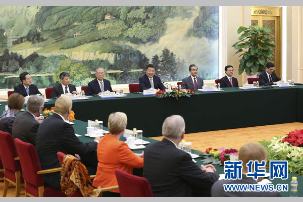 9月17日，国家主席习近平在北京人民大会堂会见出席第七轮中美工商领袖和前高官对话的美方代表。 新华社记者黄敬文摄