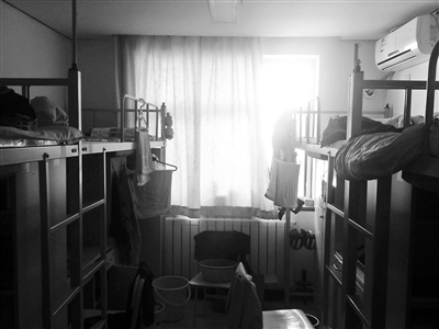 北大本校研究生宿舍勺园4号楼 摄影/李文