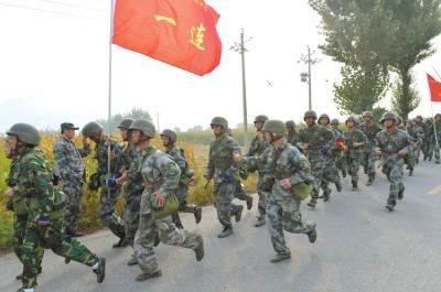 北京首设高校军事特训营 军训有望告别&ldquo;站军姿&rdquo;