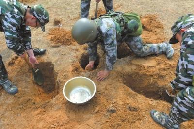 北京首设高校军事特训营 军训有望告别&ldquo;站军姿&rdquo;