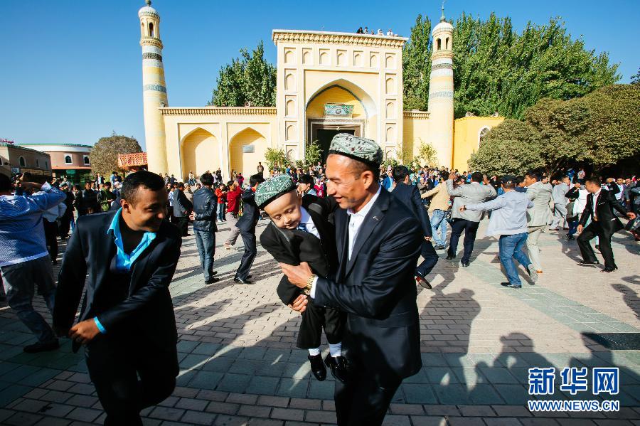 （社会）（4）新疆穆斯林群众欢庆&ldquo;古尔邦节&rdquo;
