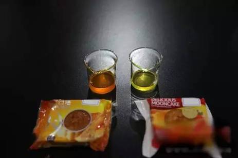 吃一个月饼=喝三勺油!月饼的正确吃法是.