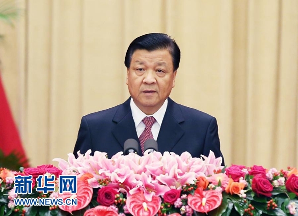 　　9月29日晚，全国政协办公厅、中共中央统战部、国务院侨办、国务院港澳办、国务院台办在北京人民大会堂联合举行国庆招待会。中共中央政治局常委、中央书记处书记刘云山与2800余名港澳台侨各界代表欢聚一堂，共同庆祝中华人民共和国成立66周年。这是刘云山在招待会上致辞。新华社记者 姚大伟 摄