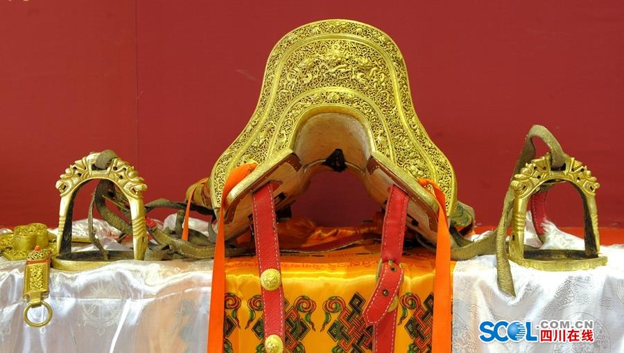 白玉:走进格萨尔兵器部落