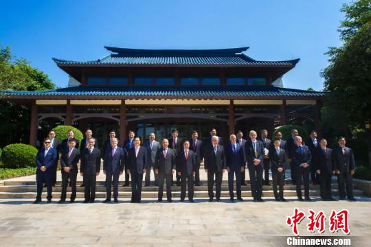 陆克文广州演讲飚流利中文乐观看待中国经济前景