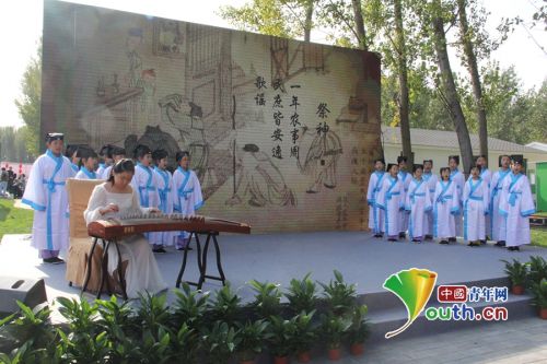 “2015京西稻开镰节”开幕式节目表演。