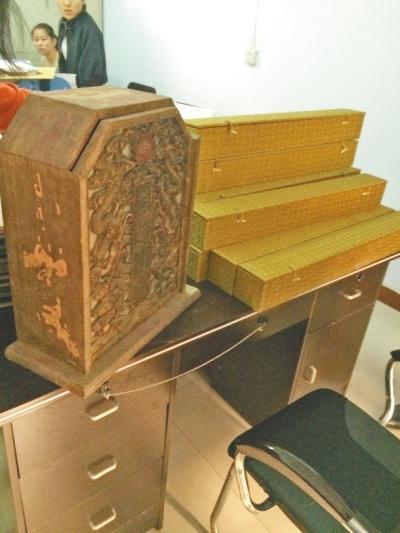 男子状告文物部门霸占其祖传圣旨 回应：属捐献