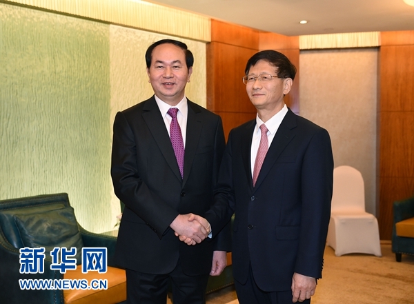 10月23日，中共中央政治局委員、中央政法委書記孟建柱在北京會見出席&ldquo;安全促發展&rdquo;中國東盟執法安全合作部長級會議的越共中央政治局委員、公安部部長陳大光。新華社記者 張領 攝 