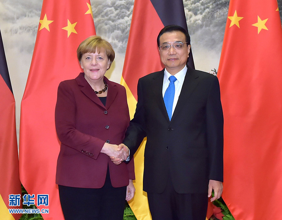 10月29日,国务院总理李克强在北京人民大会堂与德国总理默克尔举行会谈。 新华社记者 李涛 摄 10月29日,国务院总理李克强在北京人民大会堂与德国总理默克尔举行会谈。 新华社记者 李涛 摄