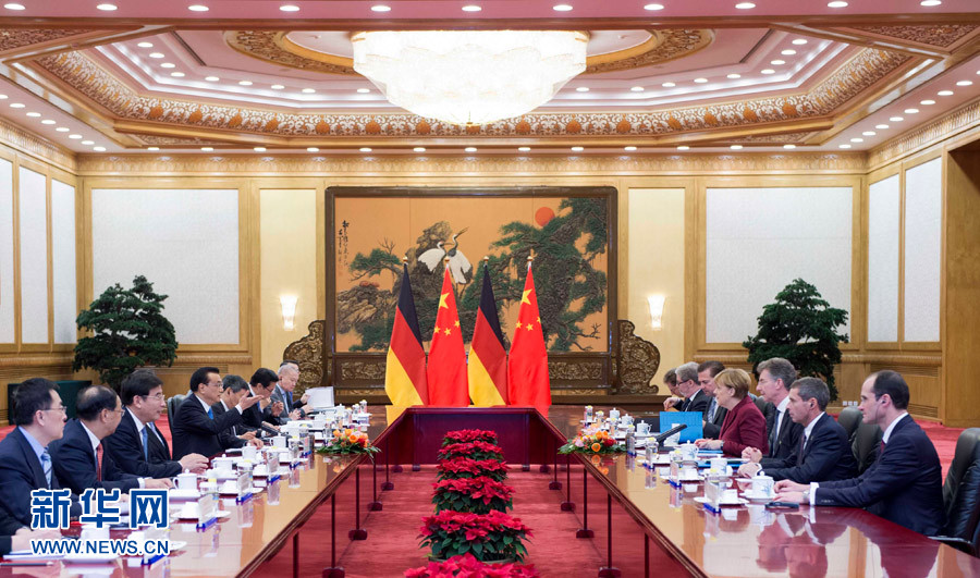 10月29日,国务院总理李克强在北京人民大会堂与德国总理默克尔举行会谈。 新华社记者 谢环驰 摄 10月29日,国务院总理李克强在北京人民大会堂与德国总理默克尔举行会谈。 新华社记者 谢环驰 摄