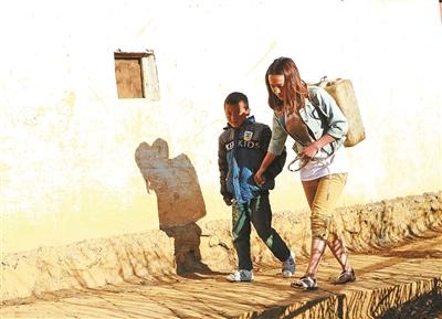 四川招募留守儿童&ldquo;妈妈&rdquo; 每人每月补助2千元 