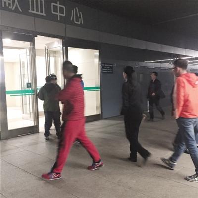 北京供血紧张 卖血者假扮患者亲友&ldquo;互助献血&rdquo;