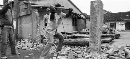 浙江拆百年古村称“仿古重建”文保难阻推土机