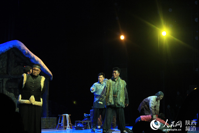 杨白劳被逼自杀  和冰摄