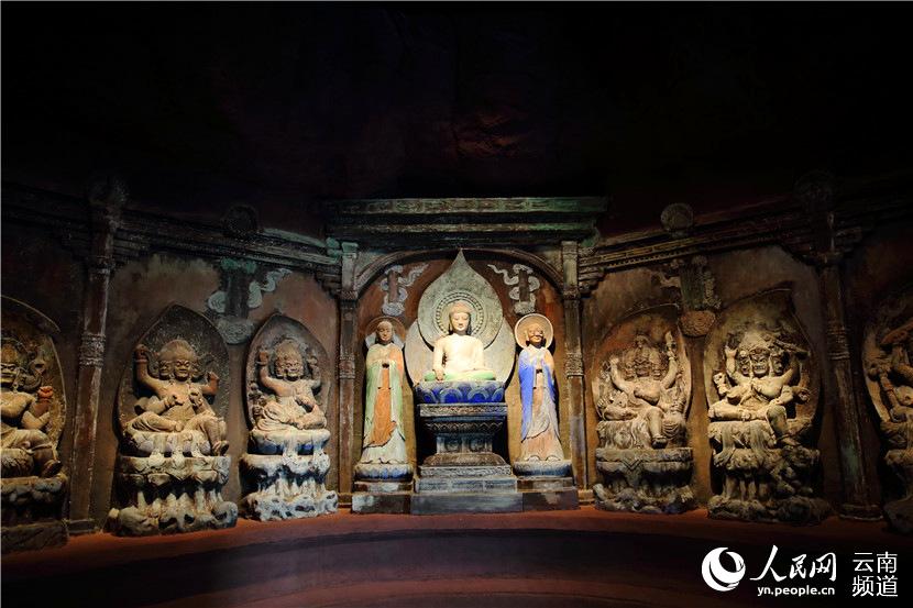八大明王窟 人民网 薛丹 摄