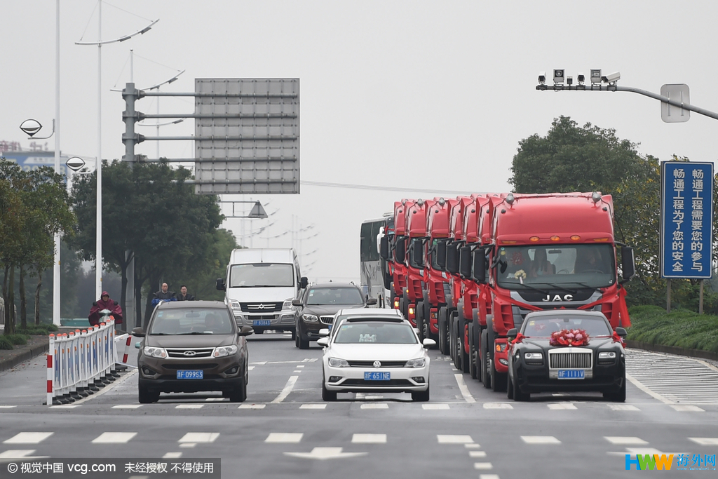 浙江现劳斯莱斯配卡车 &ldquo;霸气&rdquo;婚车组合