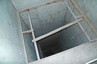 北京一高档小区10栋别墅私挖地下空间 城管已立案