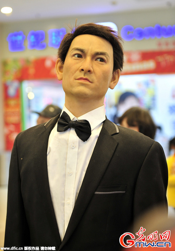 福州一商场蜡像&ldquo;丑哭&rdquo;网友 李小龙被吐槽酷似周星驰