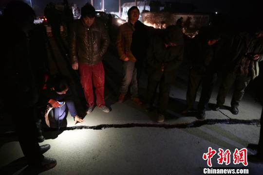 山东平邑石膏矿塌陷事故被困人员又有6人获救升井