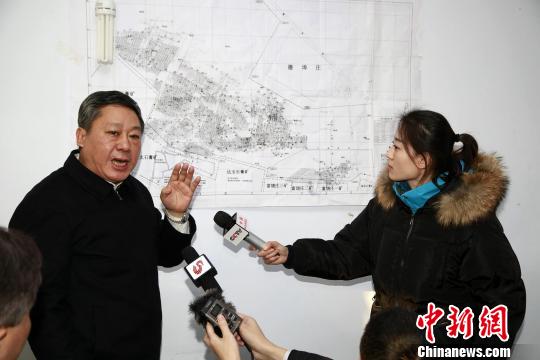 山东平邑石膏矿塌方11人获救升井继续救援困难