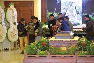 清华博士后遗体告别仪式举行抚恤等调查结果后敲定