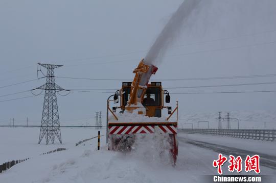 国道3015线新疆玛依塔斯路段封闭18小时恢复通车
