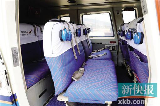 机舱座位上都配有防噪耳机。