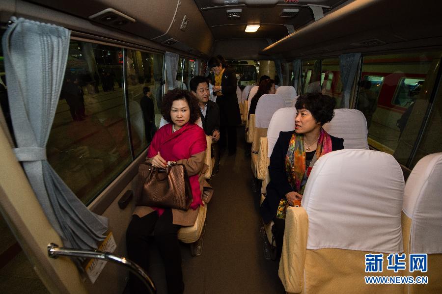 （兩會）（2）內蒙古代表團抵京