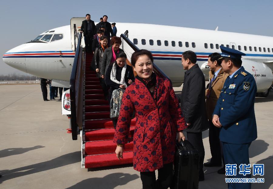 （两会）江西代表团抵京