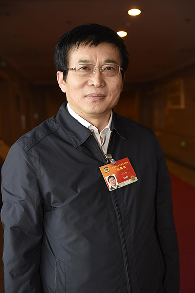 对话于文明:积极推动中医药走出去