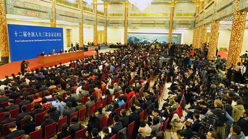 3月15日，國務院總理李克強在北京人民大會堂與中外記者見面，並回答記者提問。 新華社記者李賀攝