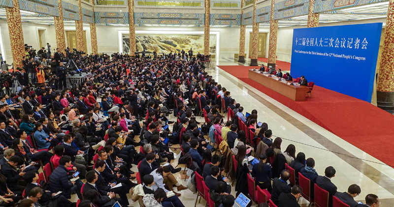 3月15日，國務院總理李克強在北京人民大會堂與中外記者見面，並回答記者提問。新華社記者 李賀 攝