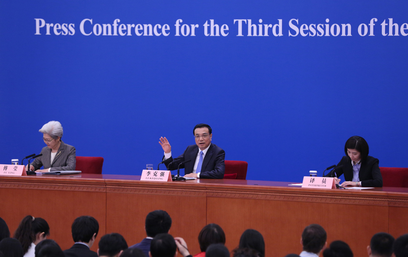 3月15日，國務院總理李克強在北京人民大會堂與中外記者見面，並回答記者提問。 新華社記者 才揚 攝