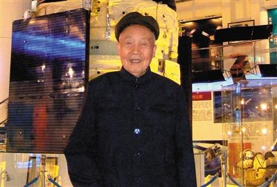 百岁清贫抗战英雄捐款80万：活着就会一直捐