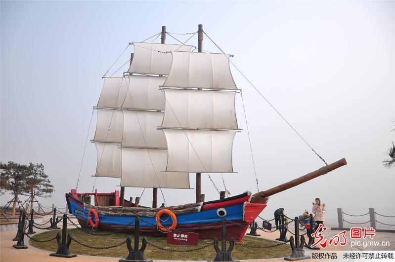 国内首个海军公园在青岛建成 退役飞机导弹进驻