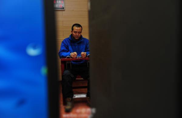 陕西民间救援队长街头袭击姐妹续：16岁姐姐死亡