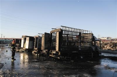 北京一市场失火烧百吨蔬菜 白菜批发价&ldquo;猛涨&rdquo;