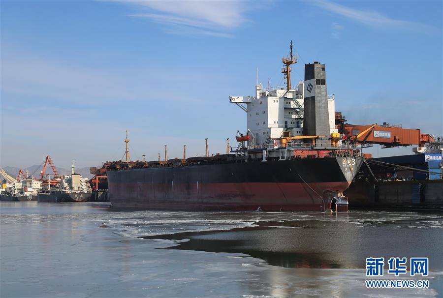 (财经专线)(2)中国最大输煤港口群多领域拓展效果显著