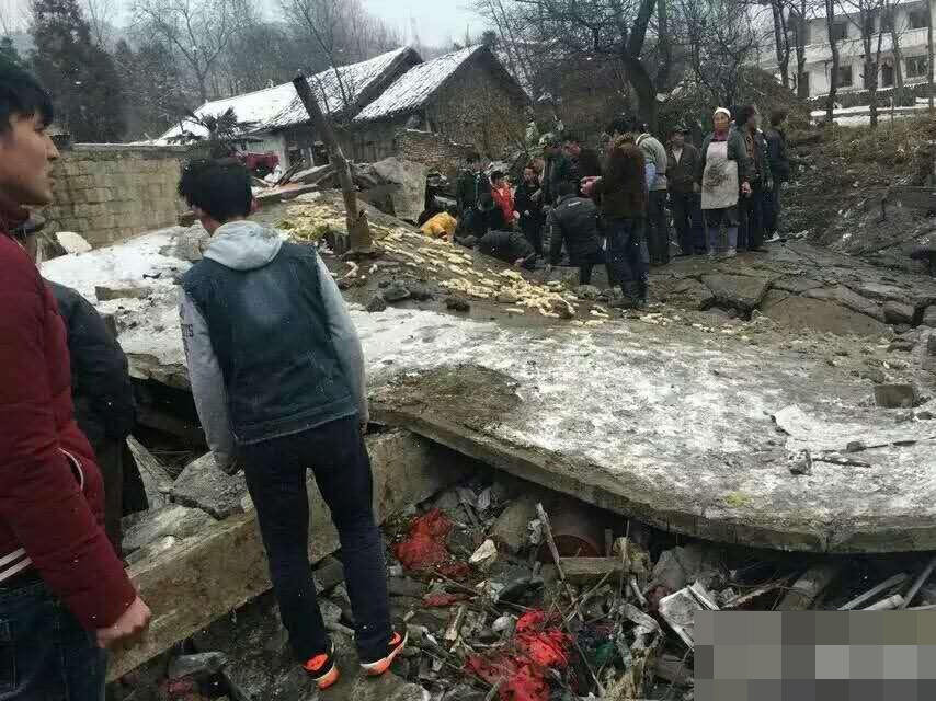 贵州农户自制烟花爆竹爆炸 致6死10伤(组图)